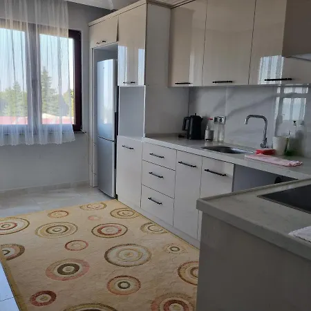 Apart Apartment *