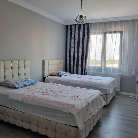 Apart Apartment *